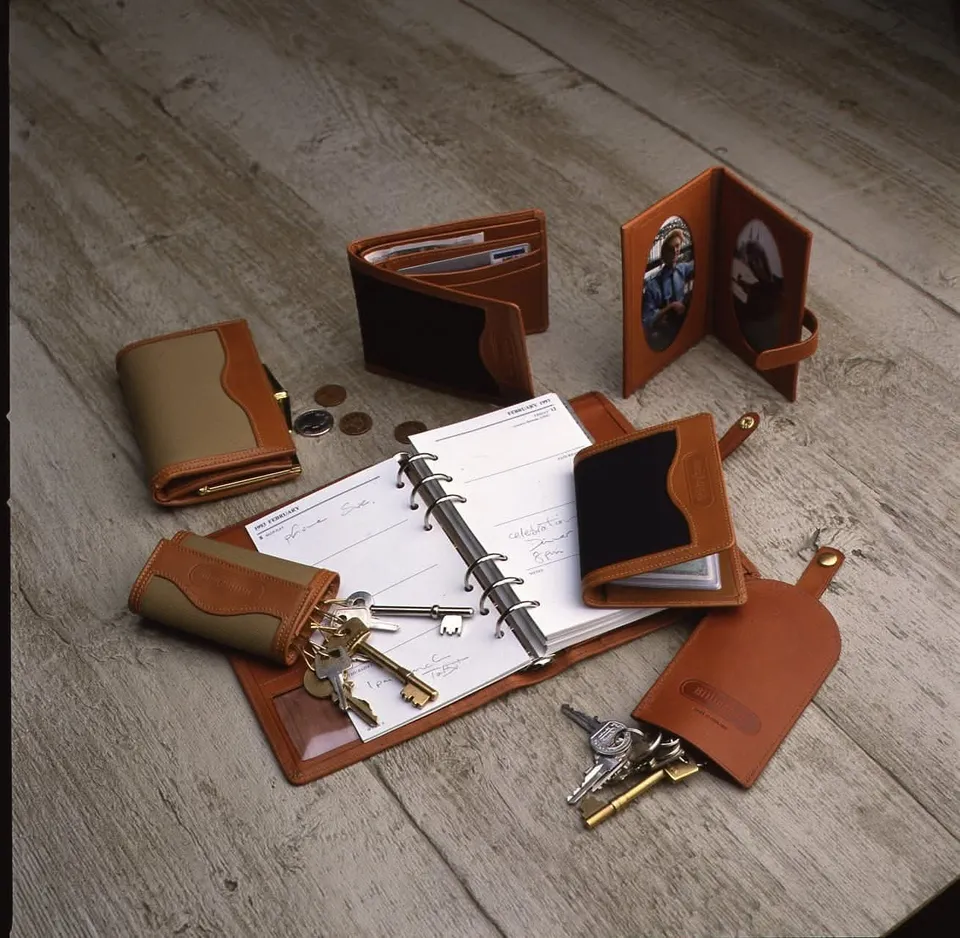 billingham-small-leather-goods-lederaccessoires image 1
