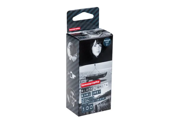 lomography-earl-grey-b-w-100-iso-35mm-film-3er-pack image 1