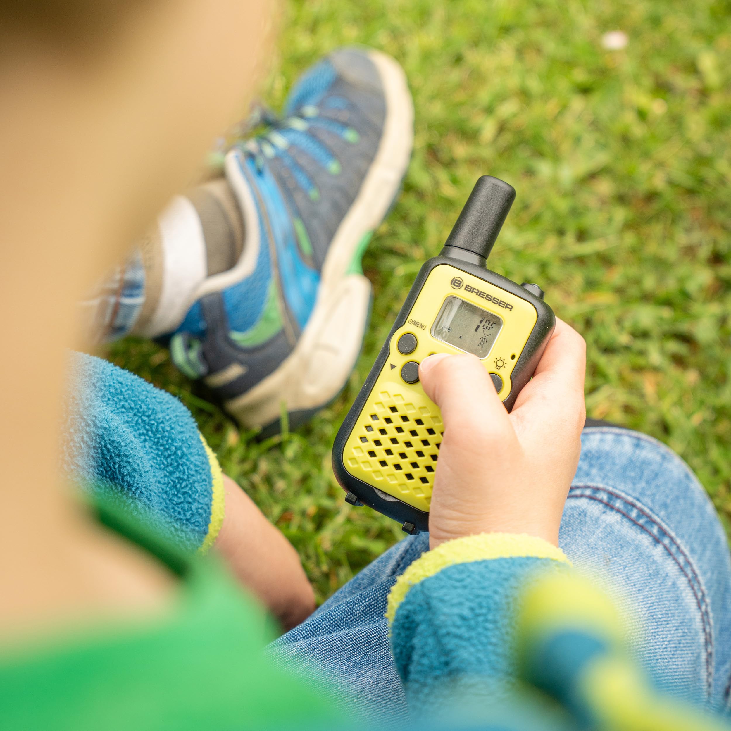 bresser-junior-walkie-talkies-2er-set-gelb-bis-6-km-mit-taschenlampe image 2