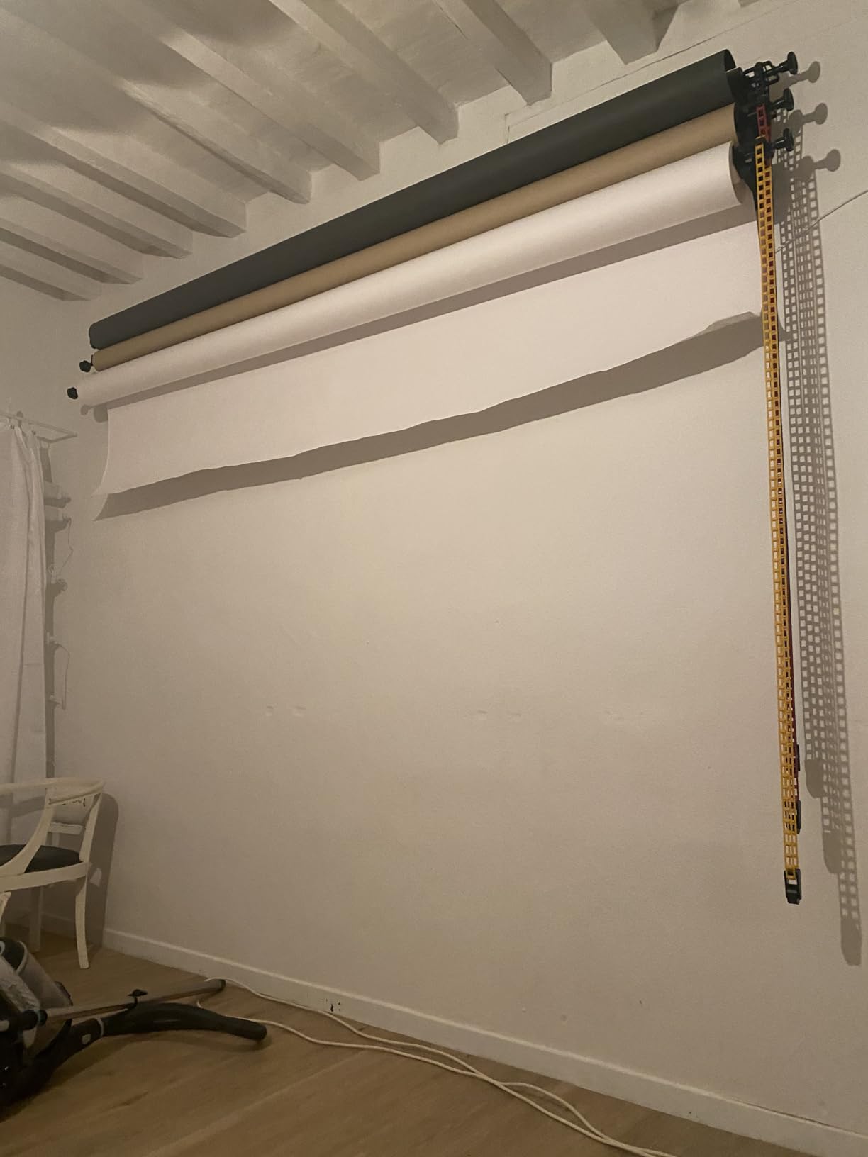 Extrem stabil an der Wand