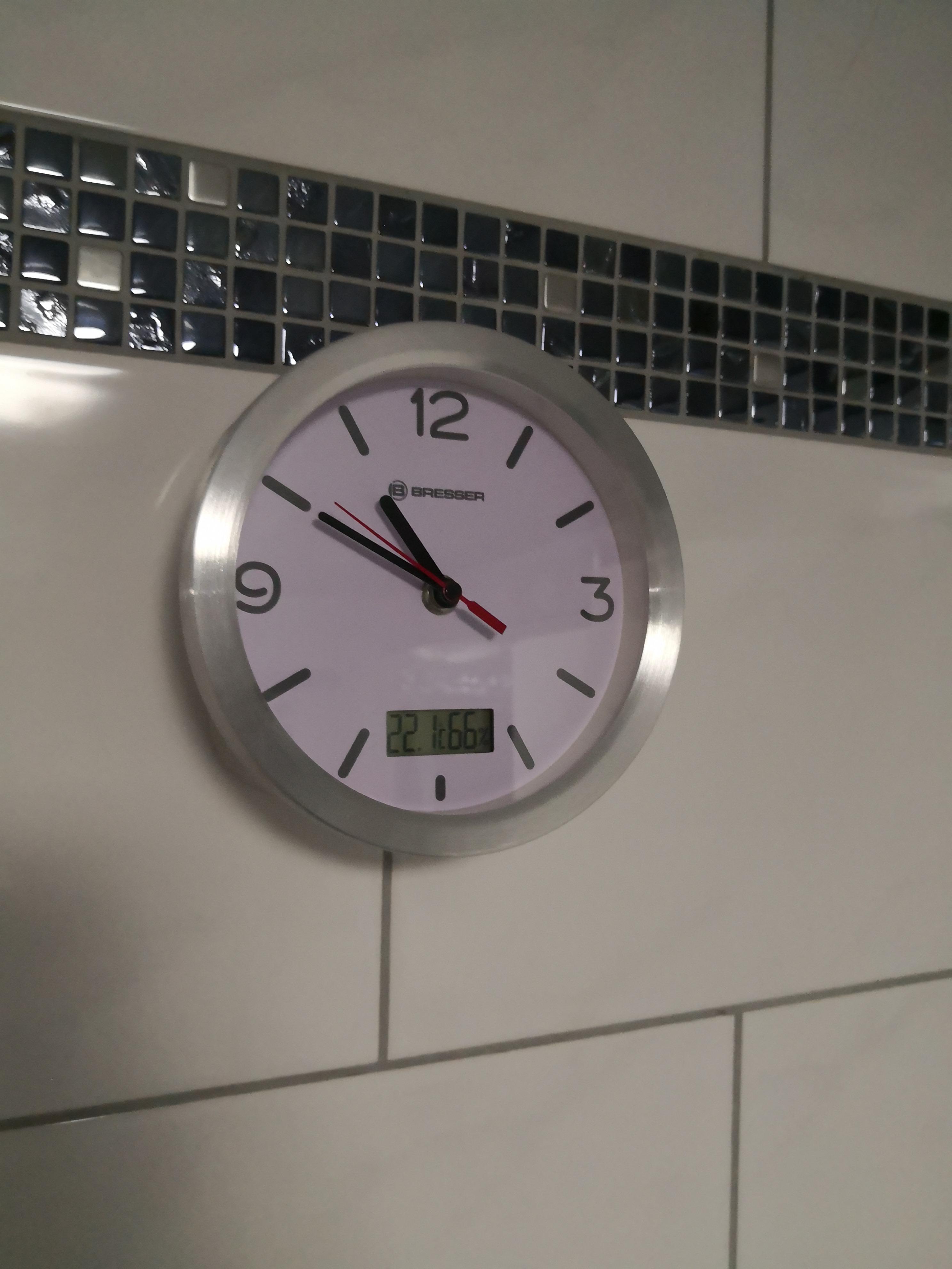 Schicke Baduhr