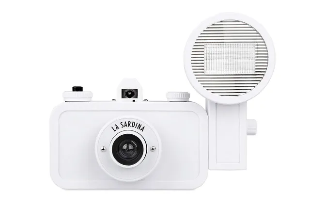 lomography-la-sardina-diy-edition-analogkamera-mit-blitz-wei image 1