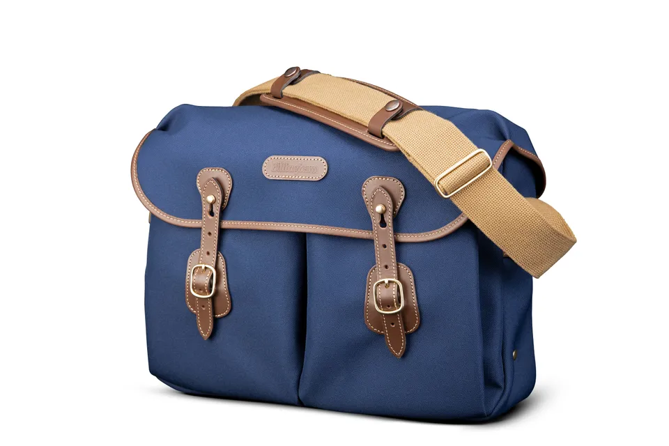 billingham-icon-messenger-bag-mit-14-zoll-laptopfach image 1
