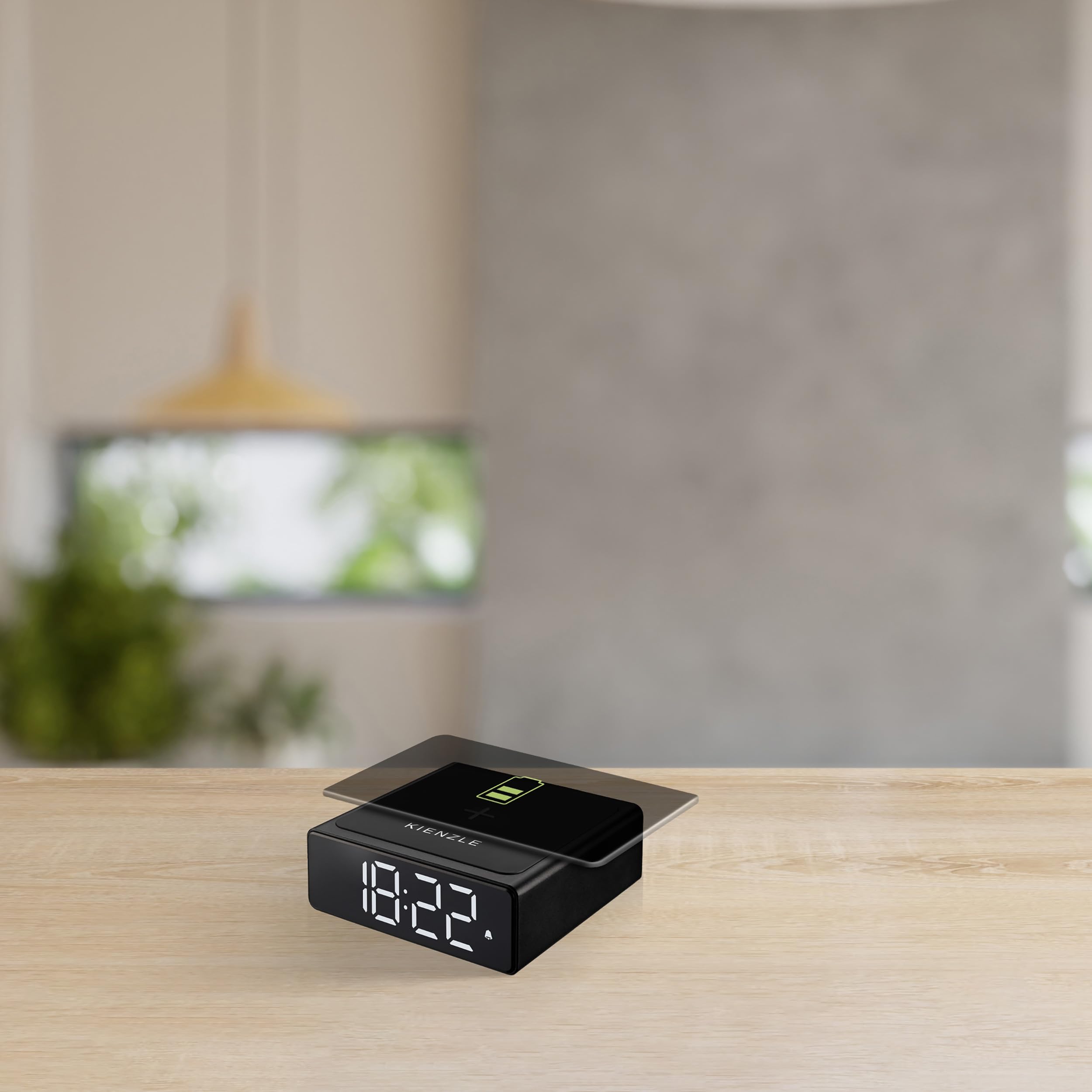 kienzle-digitaler-wecker-mit-10w-wireless-ladepad image 2